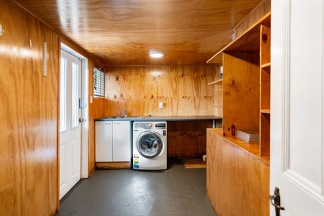 Photo of property in 15 Colenso Avenue, Hospital Hill, Napier, 4110