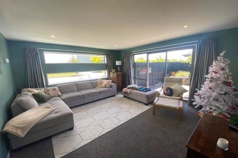 Photo of property in 22 Huntingdon Drive, Rangiora, 7400