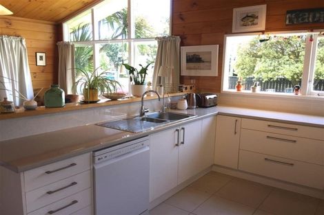 Photo of property in 62 Ngaio Road, Waikanae, 5036