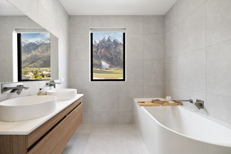 Photo of property in 2 Taurus Lane, Jacks Point, 9371