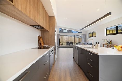 Photo of property in 4 Shallow Close, Jacks Point, 9371