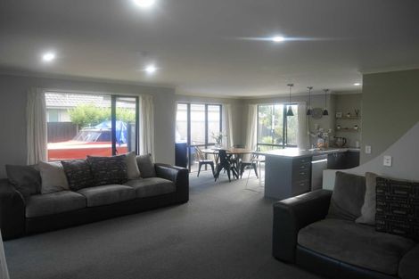 Photo of property in 29 Mataroa Place, Parklands, Christchurch, 8083