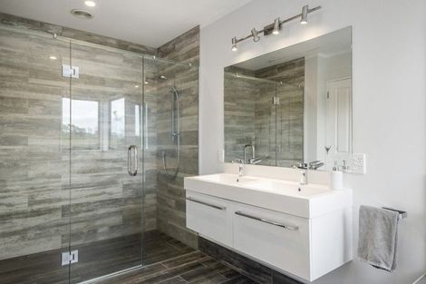 Photo of property in 44 Ravenstone Place, Chatswood, Auckland, 0626