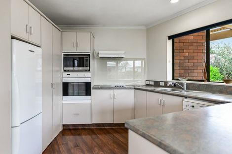 Photo of property in 4 Akona Lane, Hamilton East, Hamilton, 3216