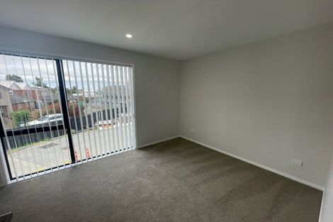 Photo of property in 2 Mikoikoi Crescent, Mangere Bridge, Auckland, 2022