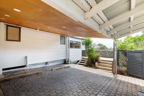 Photo of property in 5 Saddleback Rise, Murrays Bay, Auckland, 0630