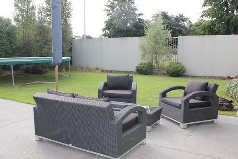 Photo of property in 2 Prebblewood Drive, Prebbleton, 7604