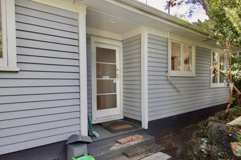 Photo of property in 5 Norman Road, Titirangi, Auckland, 0604