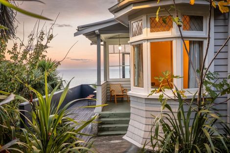 Photo of property in 18 Hukarere Road, Bluff Hill, Napier, 4110