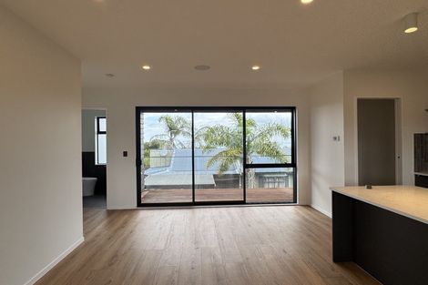 Photo of property in 13a Rock Isle Road, Torbay, Auckland, 0630