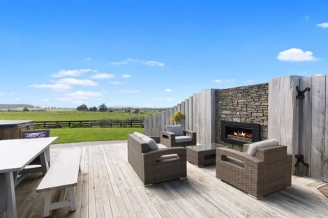 Photo of property in 413a Baylys Coast Road, Dargaville, 0377