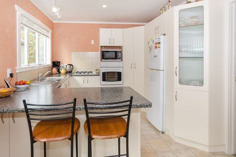 Photo of property in 2 Ewing Road, Tuakau, 2694