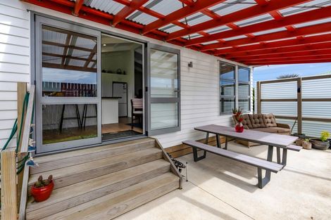 Photo of property in 15 Tasman Street, Opunake, 4616