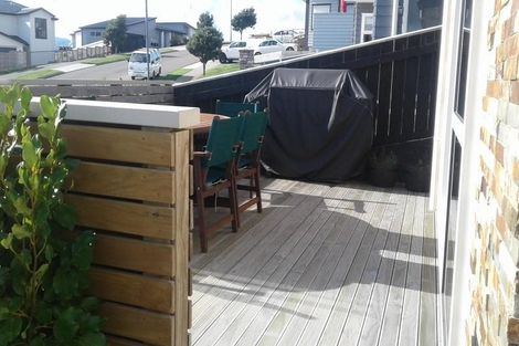 Photo of property in 7a Madeira Close, Whitby, Porirua, 5024