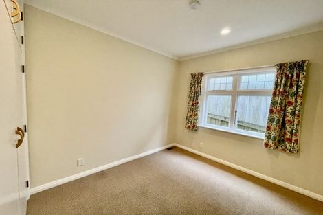 Photo of property in 4 Newcombe Crescent, Karori, Wellington, 6012