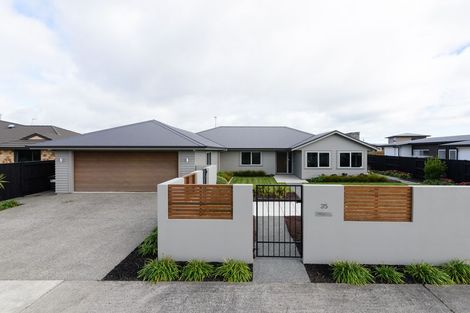 Photo of property in 35 Rodeo Drive, Kelvin Grove, Palmerston North, 4414
