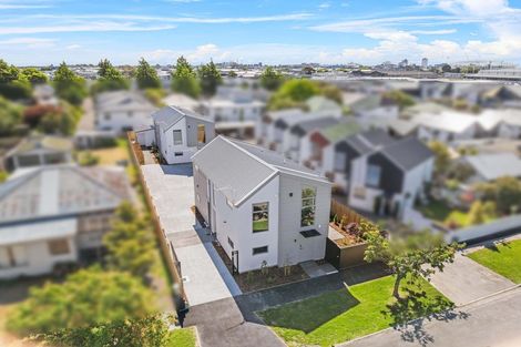 Photo of property in 65 Thackeray Place, Waltham, Christchurch, 8023