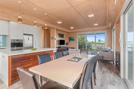 Photo of property in 1 Roore Street, Foxton Beach, Foxton, 4815