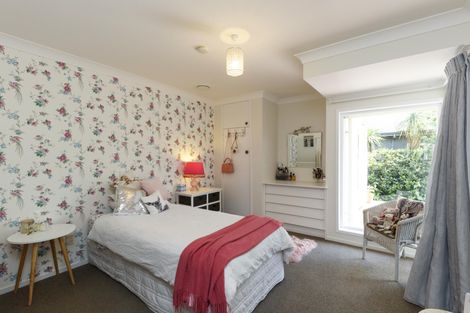 Photo of property in 2 Williams Terrace, Fitzherbert, Palmerston North, 4410
