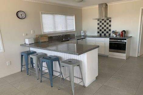 Photo of property in 2/12 Marama Street, Castor Bay, Auckland, 0620