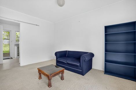 Photo of property in 1/7 Dakota Avenue, Beach Haven, Auckland, 0626