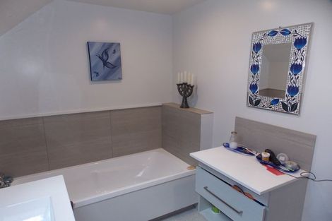 Photo of property in 32 Pioneer Highway, Awapuni, Palmerston North, 4412