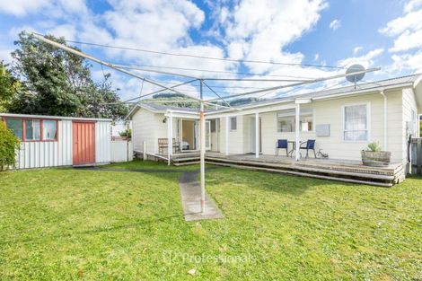 Photo of property in 17 Beryl Grove, Birchville, Upper Hutt, 5018