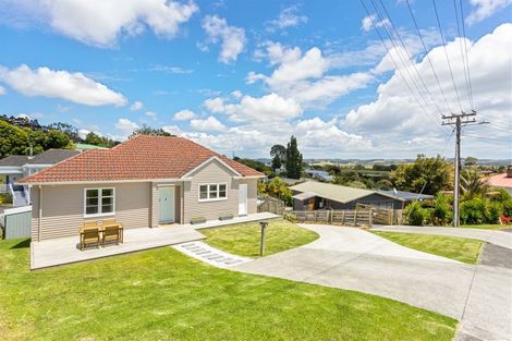 Photo of property in 8b St James Avenue, Helensville, 0800