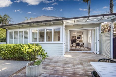 Photo of property in 2 Grahame Street, Devonport, Auckland, 0624