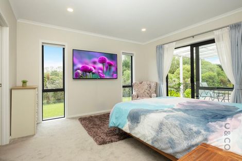 Photo of property in 15 Vogwill Road, Kumeu, 0810