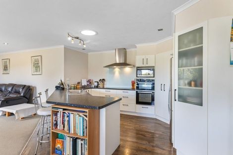 Photo of property in 11a Montrose Place, Highlands Park, New Plymouth, 4312