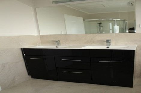 Photo of property in 123 Sandspit Road, Shelly Park, Auckland, 2014