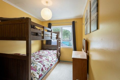 Photo of property in 63 Sea View Road, Baylys Beach, 0377