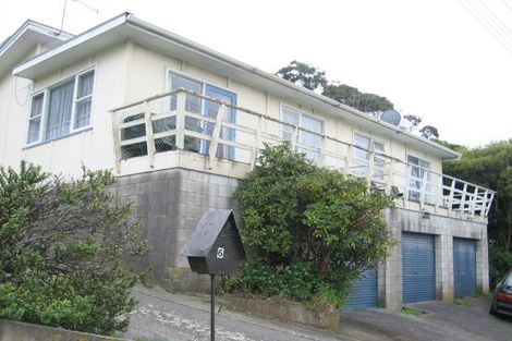 Photo of property in 6b Rewa Terrace, Tawa, Wellington, 5028