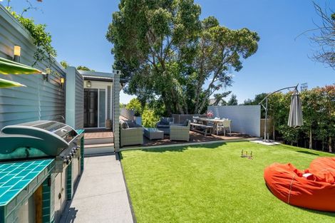 Photo of property in 8 Castleton Street, Birkdale, Auckland, 0626