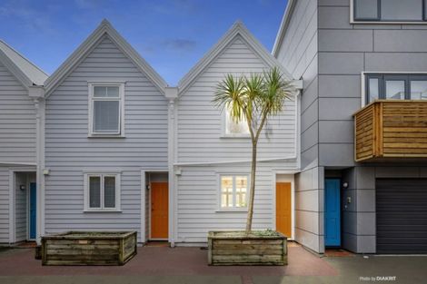 Photo of property in Victoria Villas, 43/35u Pirie Street, Mount Victoria, Wellington, 6011