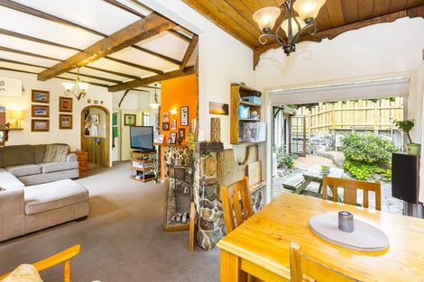 Photo of property in 43 Wyndham Road, Pinehaven, Upper Hutt, 5019