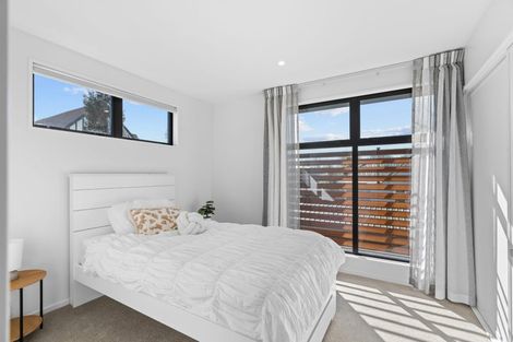 Photo of property in 2/130 Holly Road, St Albans, Christchurch, 8014