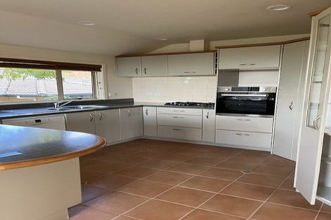 Photo of property in 4 Nottingham Place, Northcross, Auckland, 0630