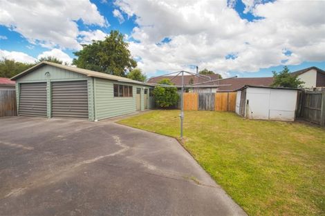 Photo of property in 10 Malabar Crescent, Broomfield, Christchurch, 8042