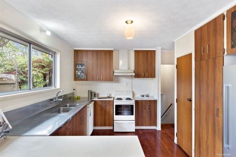 Photo of property in 10 Dallow Place, Henderson, Auckland, 0612