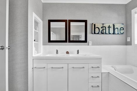 Photo of property in 24 Darwin Crescent, Spotswood, New Plymouth, 4310