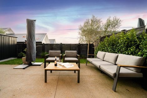 Photo of property in 15 Moki Place, Long Bay, Auckland, 0630