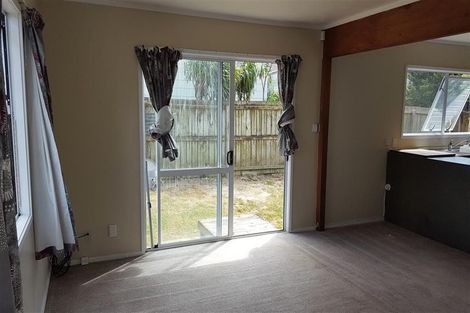 Photo of property in 2/24 Solveig Place, Randwick Park, Auckland, 2105