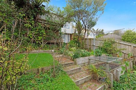 Photo of property in 2 Lambeth Road, Northland, Wellington, 6012