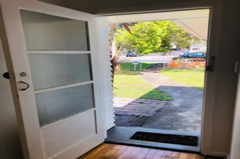 Photo of property in 1/221 Birkdale Road, Birkdale, Auckland, 0626