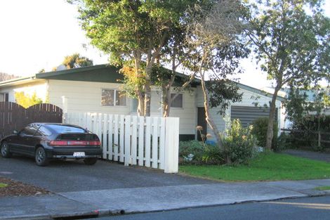 Photo of property in 2/10 Nukumea Common, Orewa, 0931