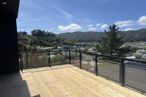 Photo of property in 20a Hastings Grove, Wainuiomata, Lower Hutt, 5014