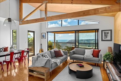 Photo of property in 23 Log Race Road, Piha, 0772