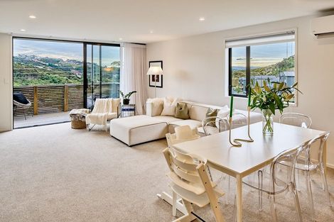 Photo of property in 33 Holystone Road, Whitby, Porirua, 5024